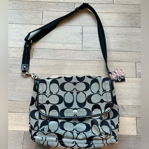 COACH Daisy Signature Messenger Crossbody Bag Black/Grey F16557